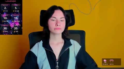 Snapshot of emmi_rossum chatting on May 11, 11:16 am Emmi online show from May 11, 11:16 am