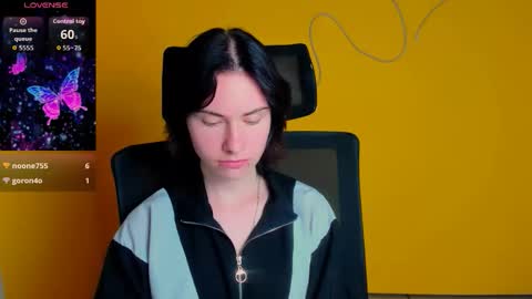 Snapshot of emmi_rossum chatting on May 11, 2:45 pm Emmi online show from May 11, 2:45 pm