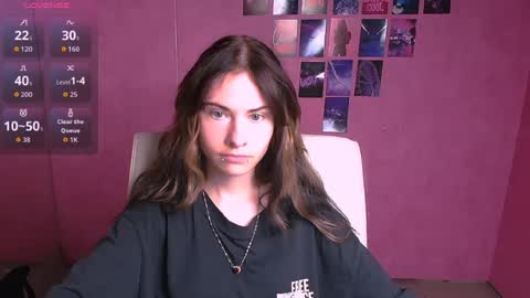 Snapshot of emmi_rossum chatting on June 18, 5:19 am Emmi online show from June 18, 5:19 am
