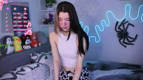 emmie_everly online show from February 14, 11:40 am