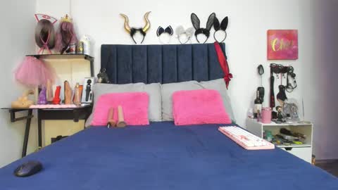          online show from March 7, 12:35 pm