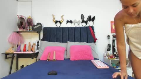          online show from March 27, 12:16 pm