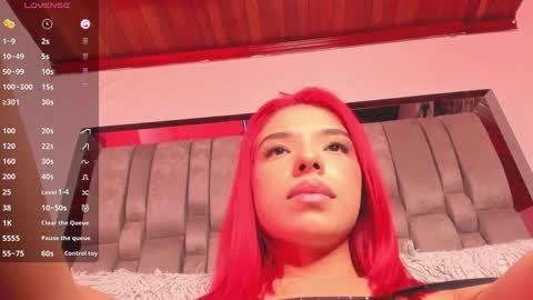 Snapshot of emmily_savage chatting on January 10, 10:17 am online show from January 10, 10:17 am