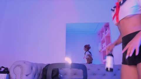 Snapshot of emmily_savage chatting on February 26, 5:07 pm online show from February 26, 5:07 pm