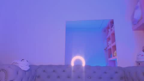 Snapshot of emmily_savage chatting on February 27, 11:52 am online show from February 27, 11:52 am