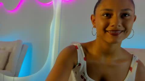 Snapshot of emmilybratz chatting on May 15, 1:51 pm EMMILY online show from May 15, 1:51 pm