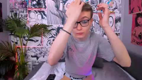 Snapshot of emmit_barker chatting on February 26, 10:14 am Emmit online show from February 26, 10:14 am