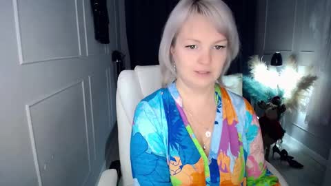 emmmam online show from January 15, 11:59 am