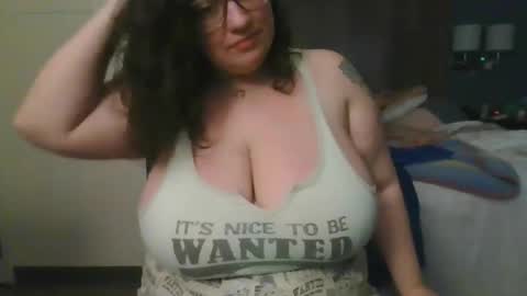 Snapshot of emmthaluscious chatting on January 14, 5:51 am emmthaluscious online show from January 14, 5:51 am