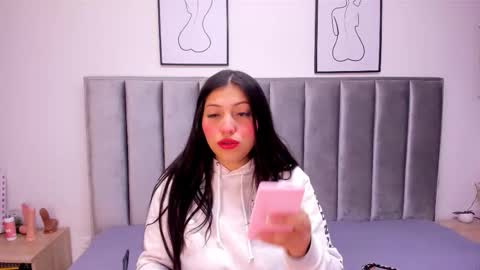 Emily  Laila  online show from October 22, 11:54 am