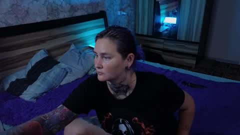 Emmy Bright     50  online show from September 13, 6:18 pm