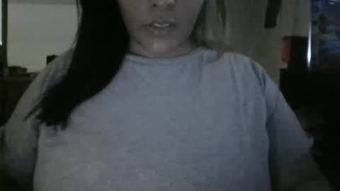 Snapshot of emmyrosex chatting on December 2, 1:17 pm Daisyleex online show from December 2, 1:17 pm