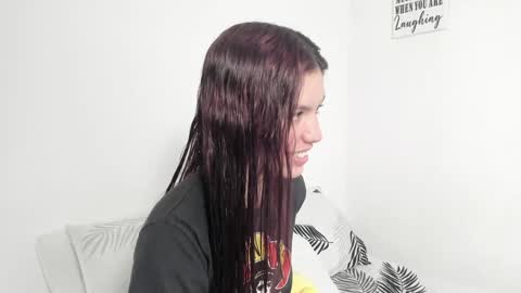 Snapshot of emperatriiiz chatting on December 5, 7:49 pm Emperatriz online show from December 5, 7:49 pm