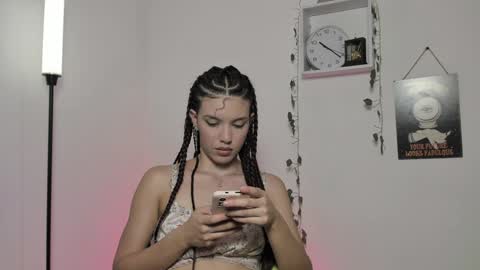 Snapshot of emperatriiiz chatting on December 21, 7:16 pm Emperatriz online show from December 21, 7:16 pm