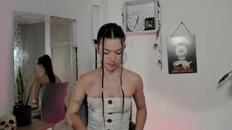 Snapshot of emperatriiiz chatting on December 27, 5:37 pm Emperatriz online show from December 27, 5:37 pm