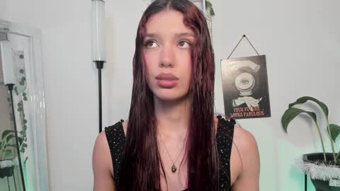 Snapshot of emperatriiiz chatting on January 7, 6:14 pm Emperatriz online show from January 7, 6:14 pm