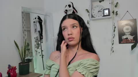 Snapshot of emperatriiiz chatting on January 30, 8:10 pm Emperatriz online show from January 30, 8:10 pm