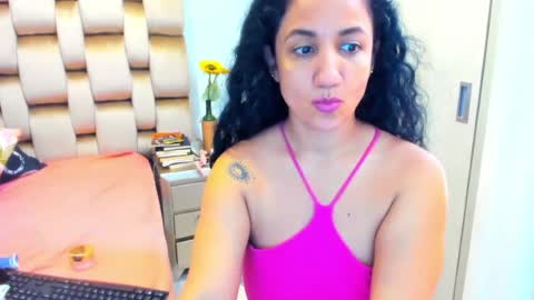 Snapshot of emperatriztapia chatting on June 12, 3:44 pm emperatriztapia online show from June 12, 3:44 pm