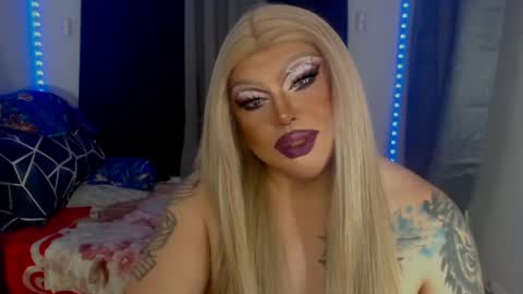 Snapshot of empressmichellexx chatting on April 26, 2:37 pm Mistress Michelle online show from April 26, 2:37 pm
