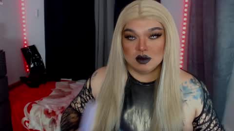 Snapshot of empressmichellexx chatting on May 4, 3:24 am Mistress Michelle online show from May 4, 3:24 am