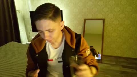 emveeboy96 online show from November 1, 9:55 am