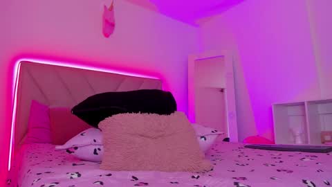 Emy online show from November 12, 4:02 am