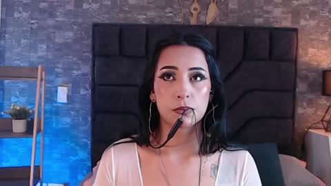 Snapshot of emy_fg chatting on May 20, 7:09 pm Emy online show from May 20, 7:09 pm