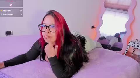 Snapshot of emy_xdy chatting on July 21, 7:49 pm Im Emily would you like to help me reach 100 online show from July 21, 7:49 pm
