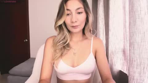 emyconneer online show from October 13, 3:56 pm