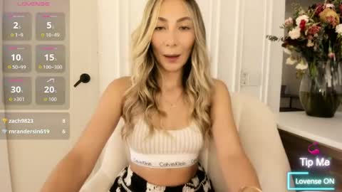 emyconneer online show from May 24, 8:47 pm