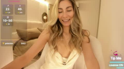 emyconneer online show from June 18, 2:10 pm