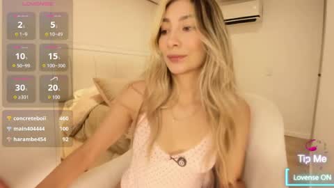 emyconneer online show from June 19, 3:49 pm
