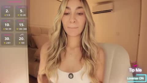 emyconneer online show from July 13, 8:44 pm
