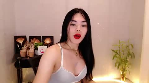 enchantress_mia03 online show from May 31, 4:09 am