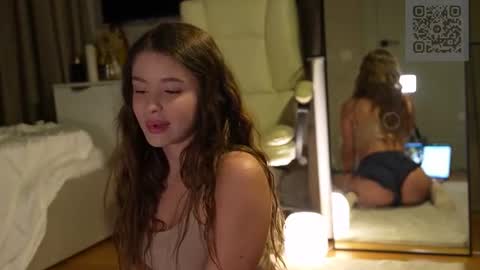 Mia online show from July 16, 8:37 pm