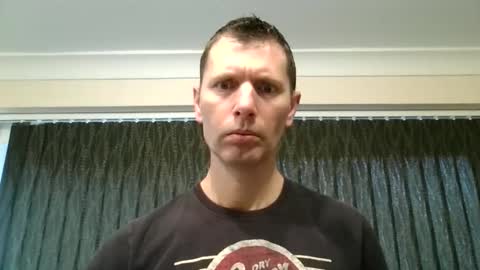 Snapshot of englishguy183 chatting on February 24, 9:18 am EnglishGuy183 online show from February 24, 9:18 am