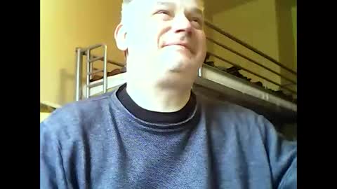 Snapshot of englishguysurrey chatting on February 4, 12:44 pm englishguysurrey online show from February 4, 12:44 pm