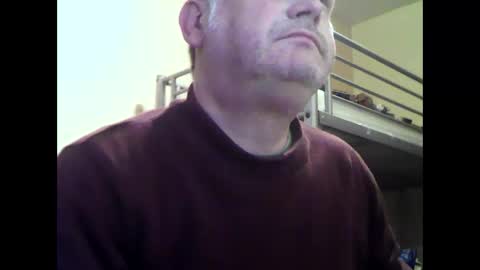 Snapshot of englishguysurrey chatting on September 21, 5:31 am englishguysurrey online show from September 21, 5:31 am