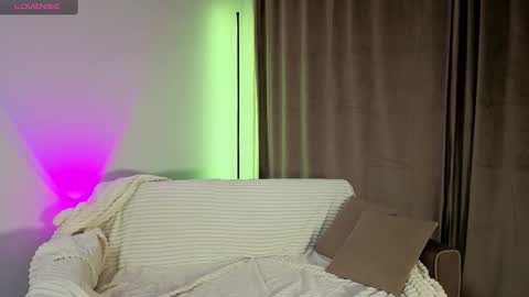 Snapshot of enjoyeverymoment_ chatting on September 26, 8:35 pm enjoyeverymoment_ online show from September 26, 8:35 pm