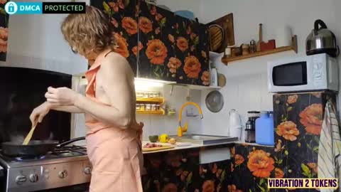 Snapshot of enjoymomentsunshine chatting on October 26, 6:19 am Angel-wife 53 yrs and Eruption- husband 39 yrs online show from October 26, 6:19 am