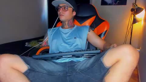 Snapshot of enjoymycock99 chatting on July 25, 7:22 pm enjoymycock99 online show from July 25, 7:22 pm