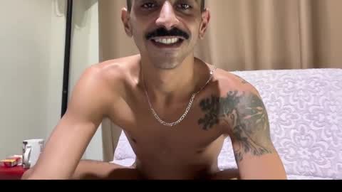 Snapshot of enjoythetrip chatting on December 16, 1:32 pm Luke online show from December 16, 1:32 pm