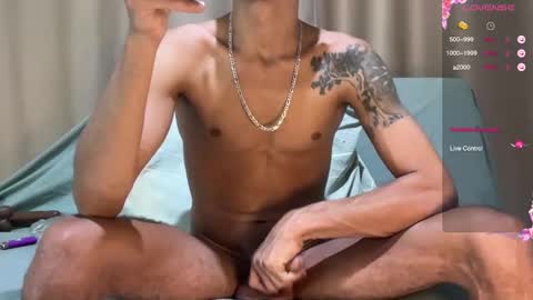 Snapshot of enjoythetrip chatting on February 9, 11:25 pm Luke online show from February 9, 11:25 pm