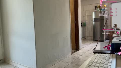 Snapshot of enjoythetrip chatting on February 20, 3:30 pm Luke online show from February 20, 3:30 pm