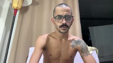 Snapshot of enjoythetrip chatting on February 26, 9:37 pm Luke online show from February 26, 9:37 pm