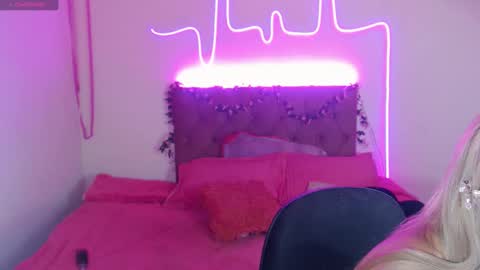 Snapshot of enma_gill chatting on December 20, 11:16 pm Enma Rojas online show from December 20, 11:16 pm