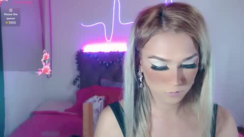 Snapshot of enma_gill chatting on December 25, 6:31 am Enma Rojas online show from December 25, 6:31 am