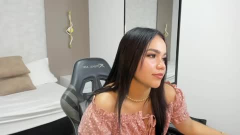 Snapshot of enma_grundy chatting on April 29, 5:30 pm E N M A online show from April 29, 5:30 pm