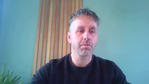 Snapshot of enzoenzo7 chatting on March 5, 9:05 am Enzos Massive Cock online show from March 5, 9:05 am