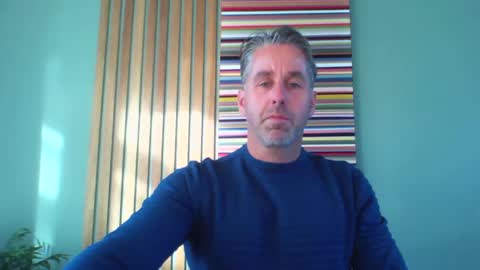 Snapshot of enzoenzo7 chatting on September 23, 7:11 am Enzos Massive Cock online show from September 23, 7:11 am